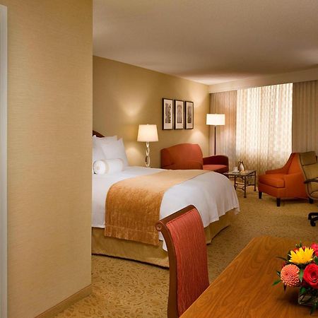 Toronto Airport Marriott Hotel Екстериор снимка