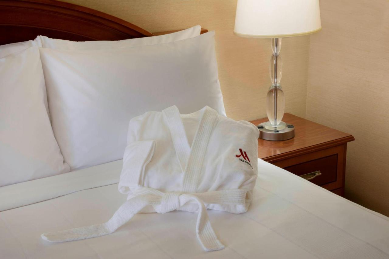 Toronto Airport Marriott Hotel Екстериор снимка