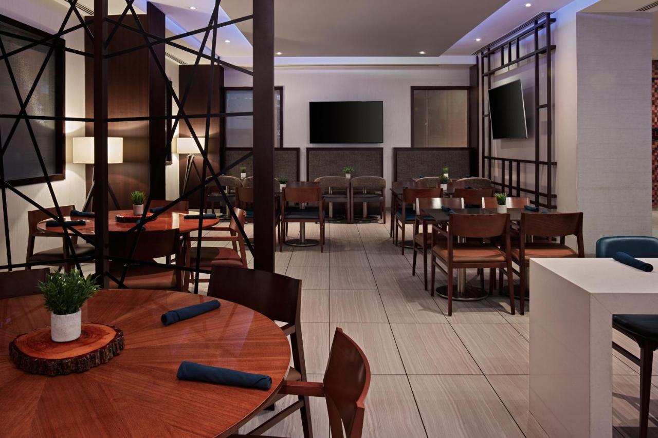 Toronto Airport Marriott Hotel Екстериор снимка