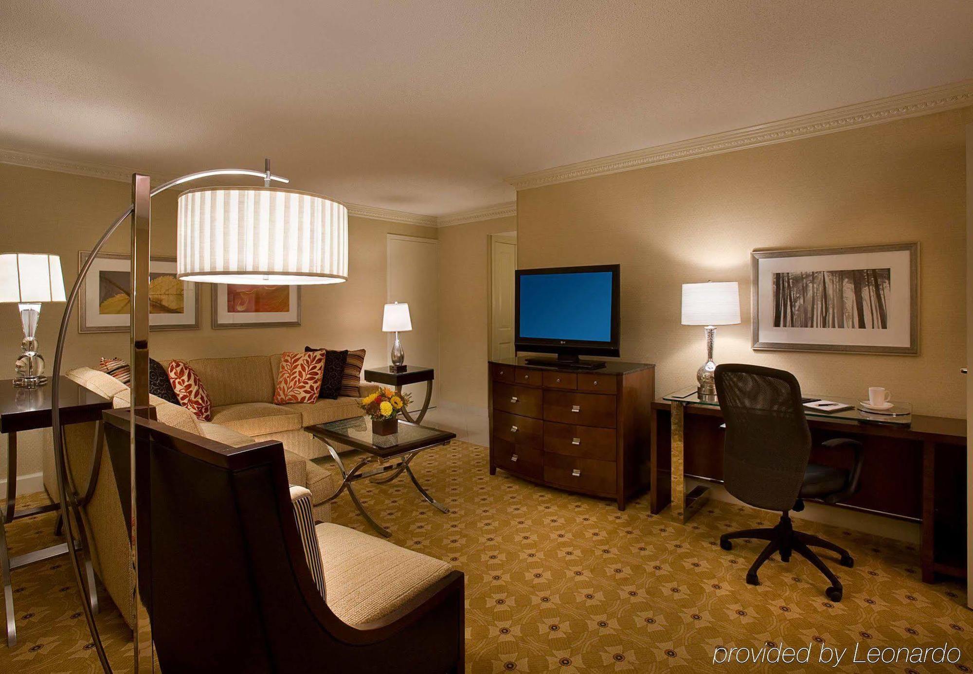 Toronto Airport Marriott Hotel Стая снимка